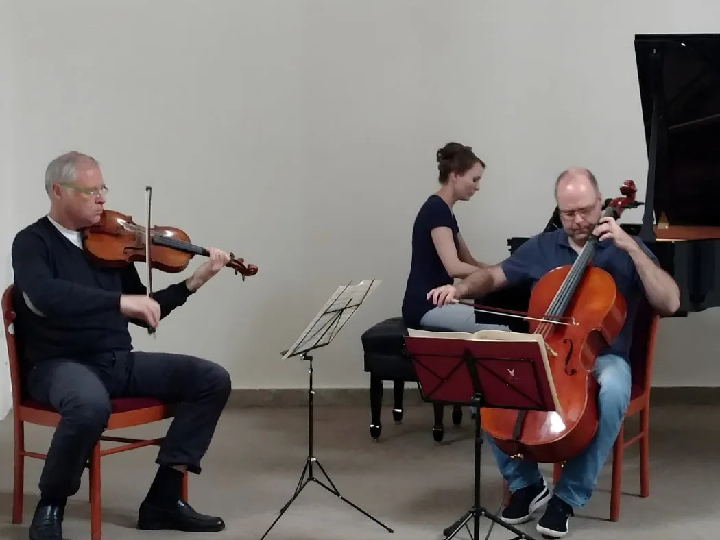 Nezhdanova-Placzek Duo smiling.