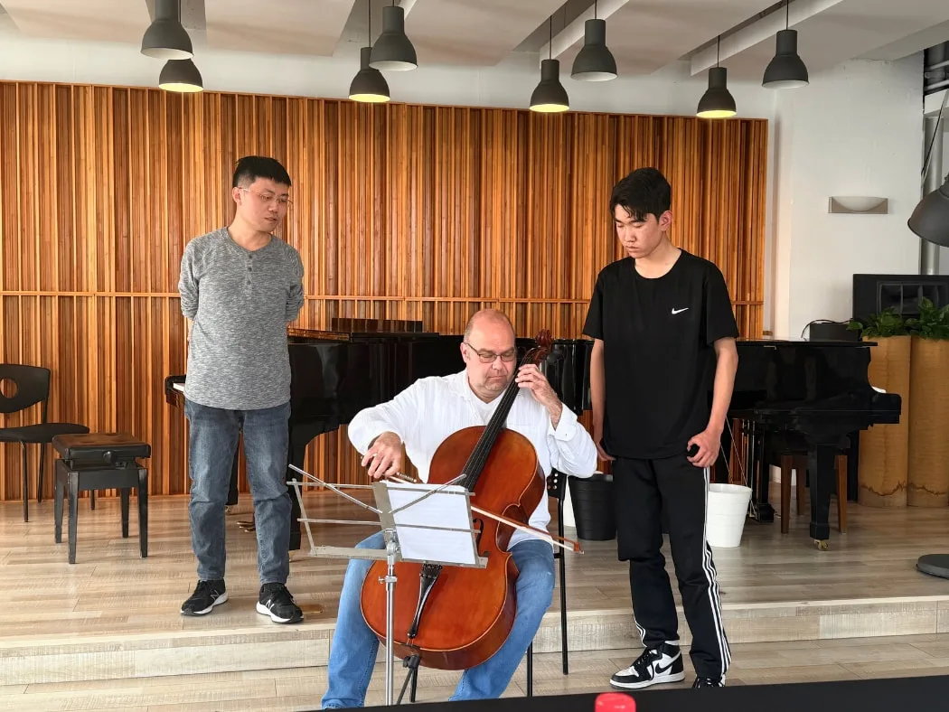 Dr. Roman Teaching in China